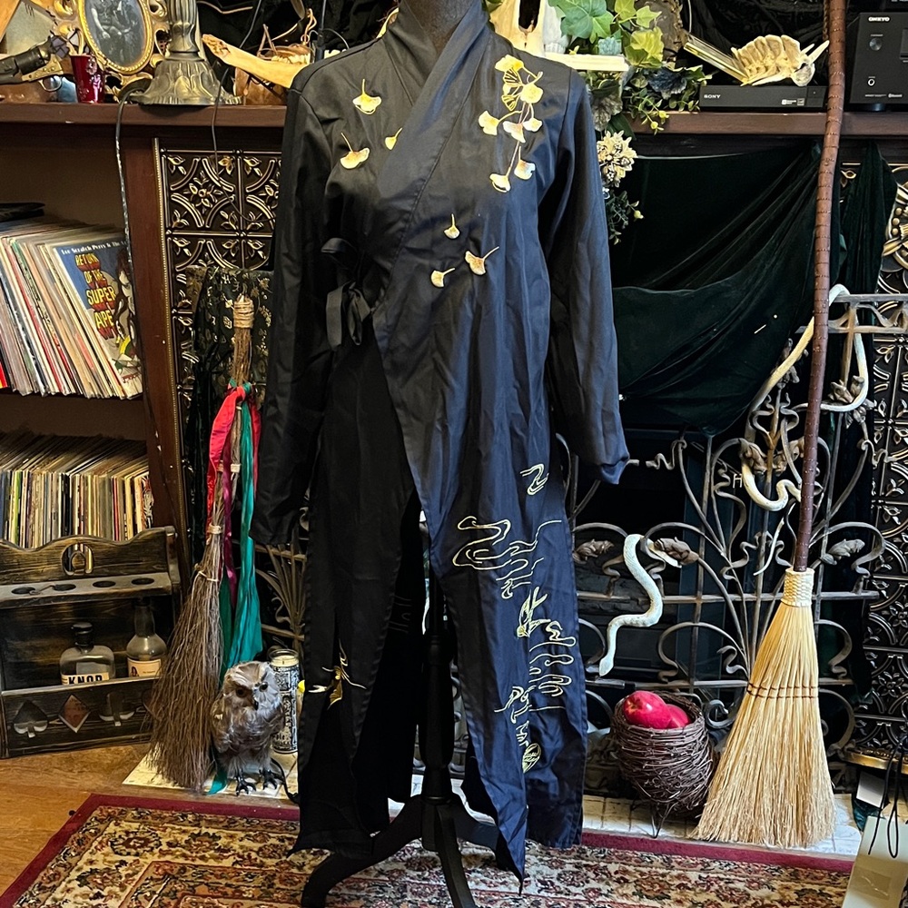 Deep navy Hanfu cosplay Asian style side tie wrap kimono with gold embroidery